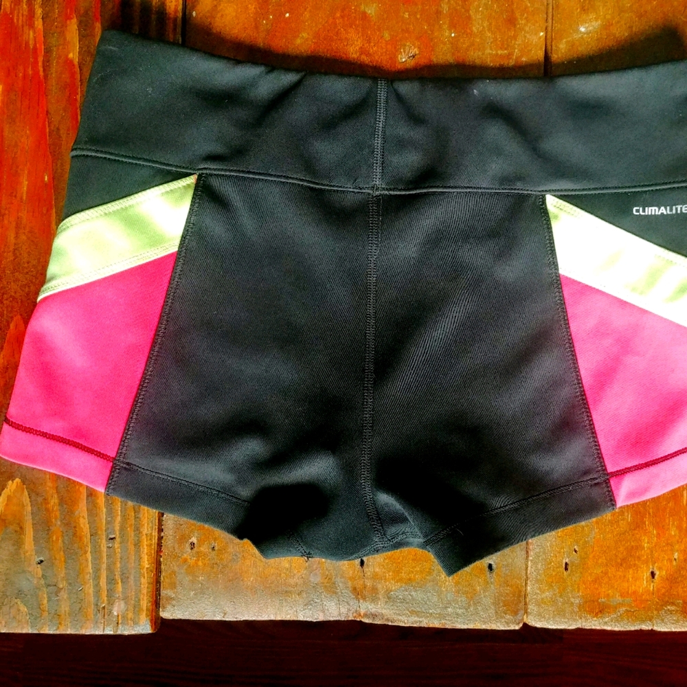 Shorts - Picture 2 of 3
